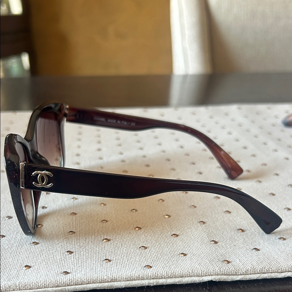 CHANEL Black/Brown Gradient Logo Cathedral Sunglasses